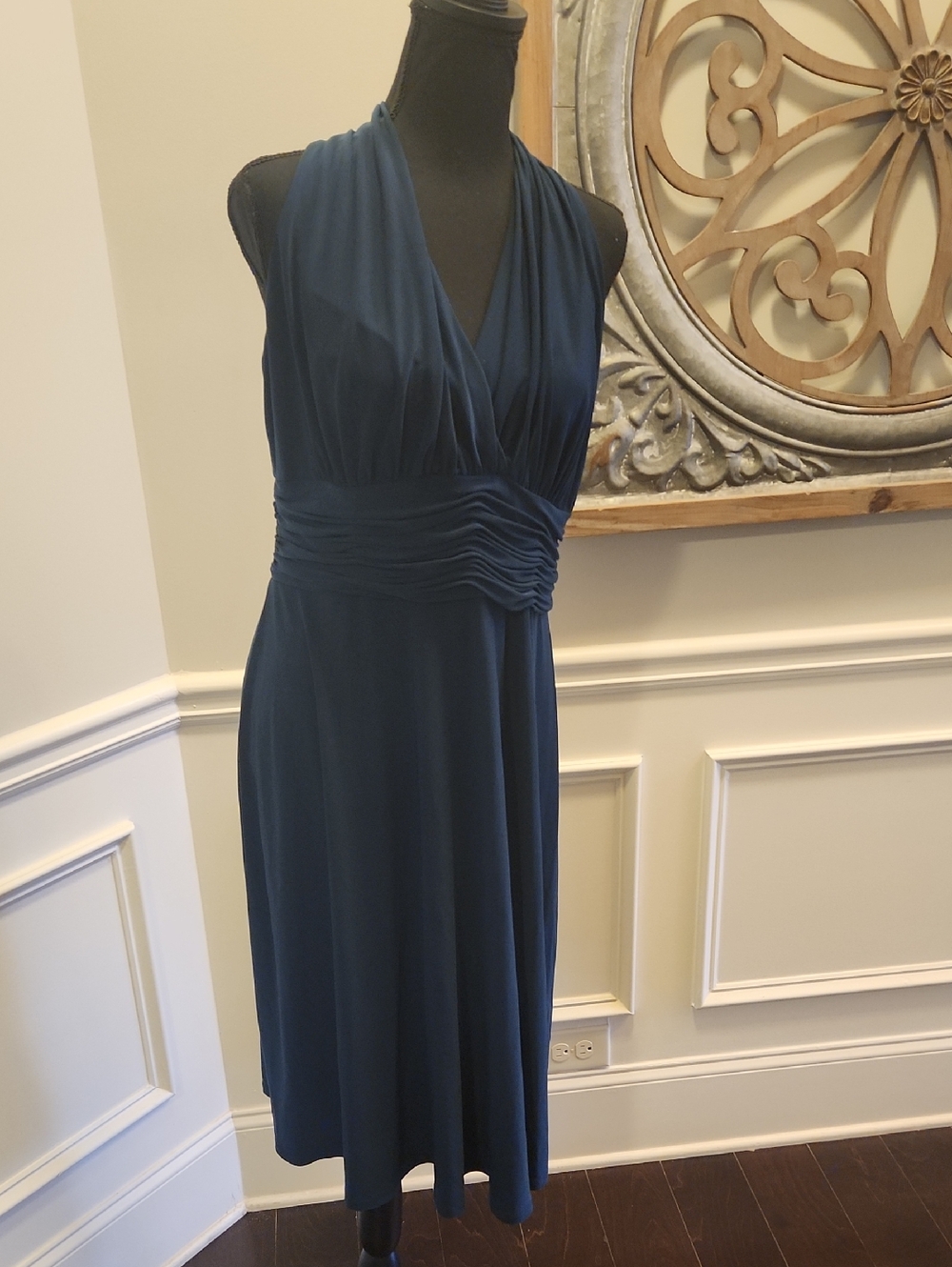 Evan Picone Navy Sleeveless V-Neck Ruched Waist Midi Dress